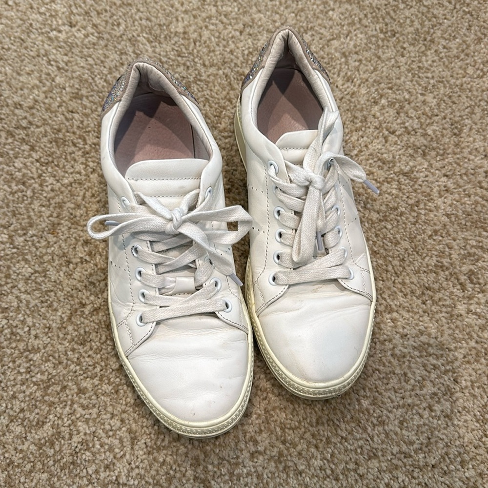 Designer white sneaker